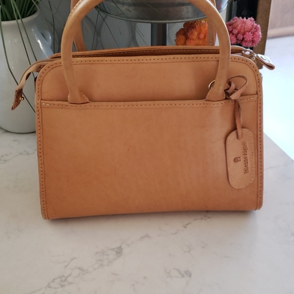 Etienne Aigner Tan leather purse With Woven Design - Picture 3 of 13